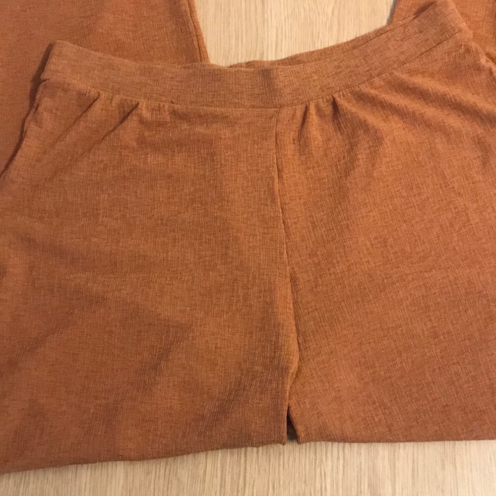 Wide-Leg Women's Pants in Rust - Picture 5 of 6